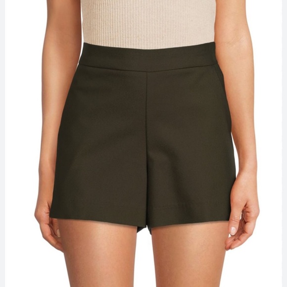 🫒 SAKS FIFTH AVENUE Power Stretch Shorts in Olive Green 🫒SZ 6 - Picture 1 of 12